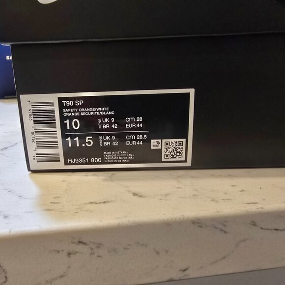 🔥 Nike T90 SP Safety Orange White #HF9351-800 Sz 10 mens Brand New🔥sneakers - Picture 9 of 15